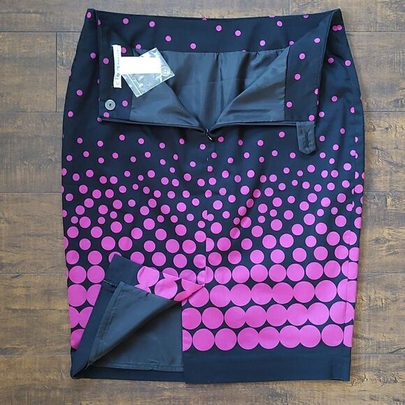 New Cleo‎ Size 6 Petite Black Lined Polka Dot Print Skirt - Picture 3 of 8